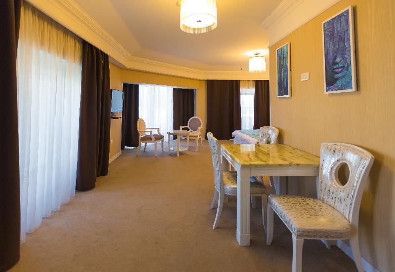 Amber Hotel Baku Exterior photo